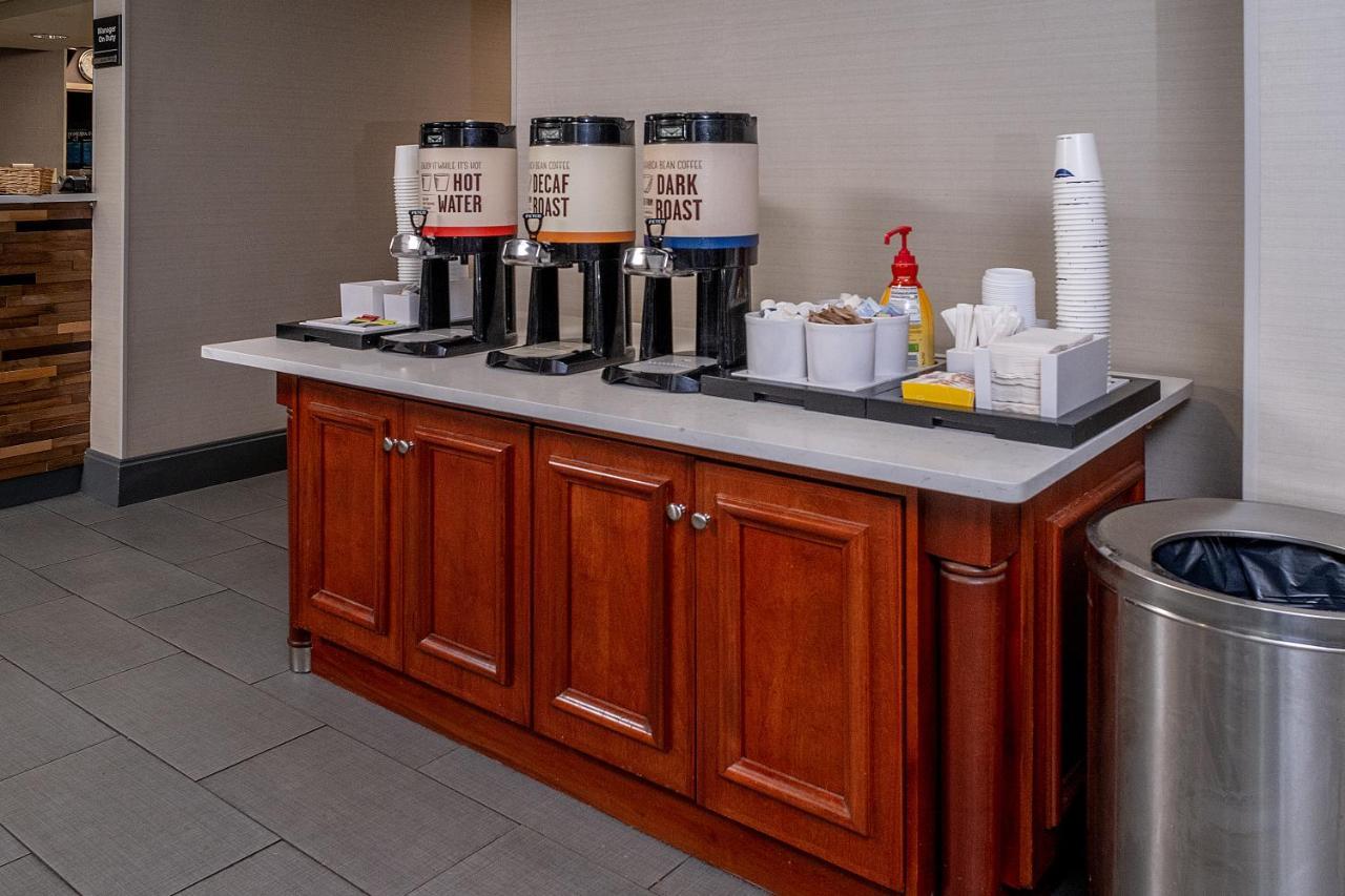 Hampton Inn Charleston Downtown Экстерьер фото