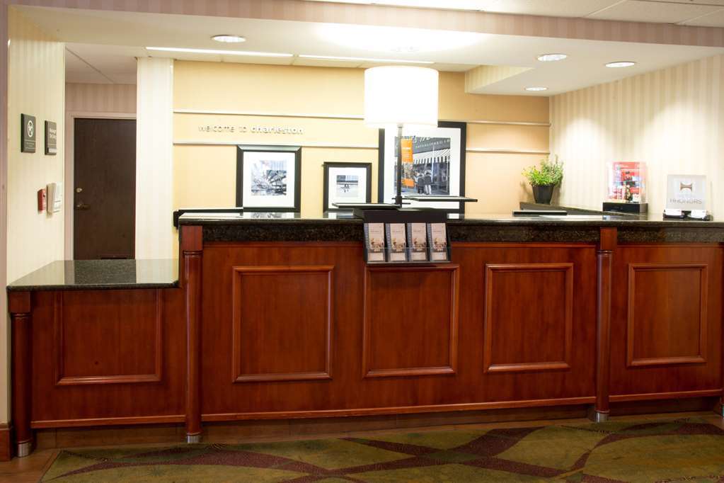 Hampton Inn Charleston Downtown Интерьер фото